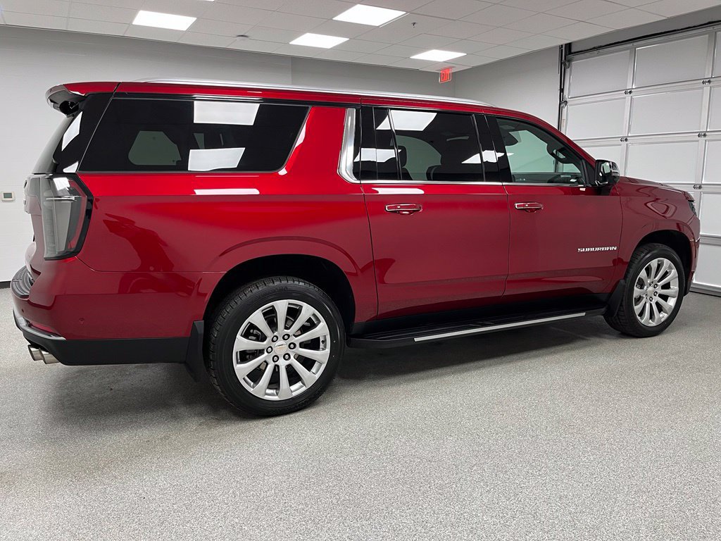 Used 2025 Chevrolet Suburban Premier AWD/4WD image 11