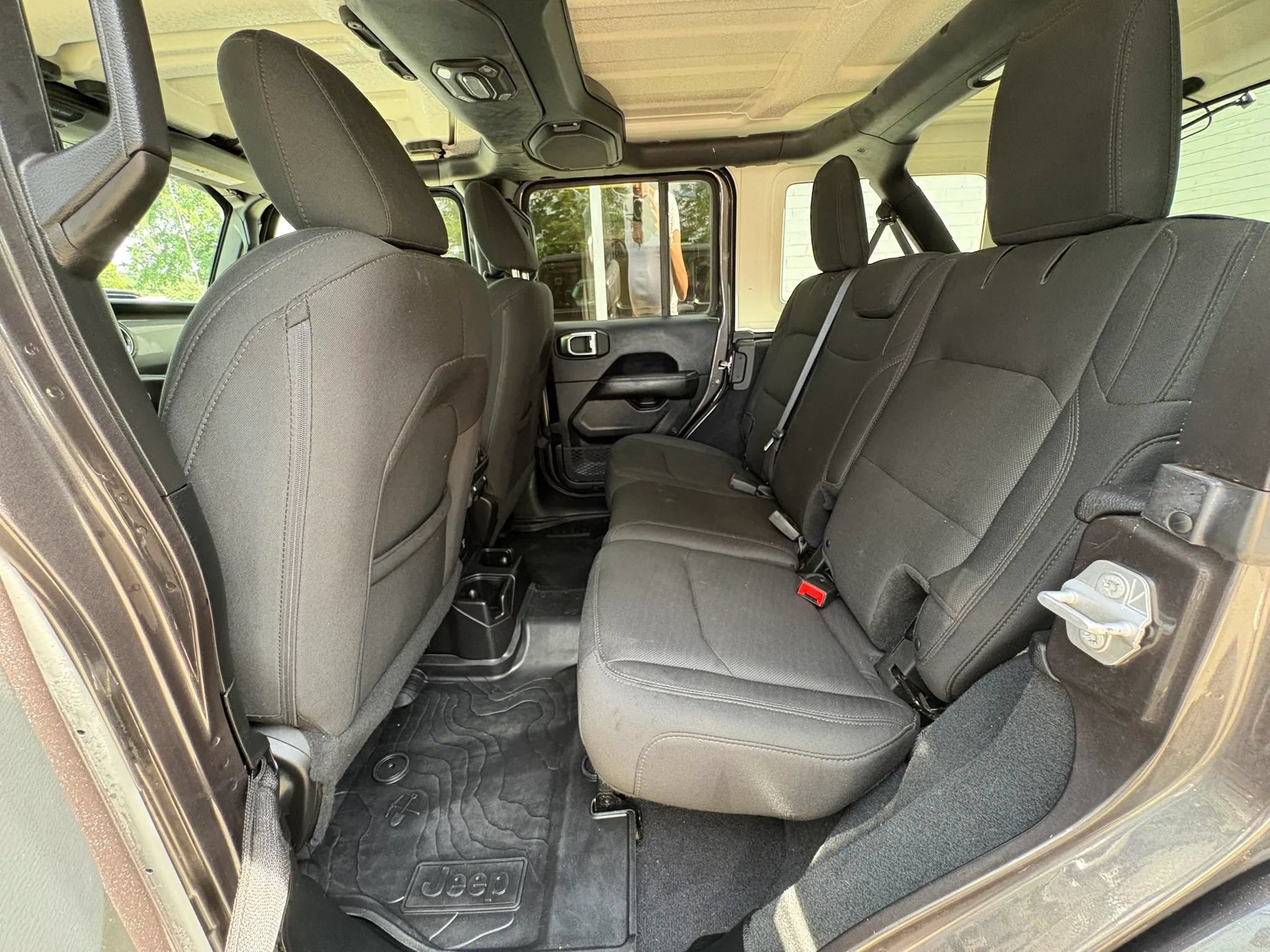 Used 2019 Jeep Wrangler Unlimited Sahara w/ LED Lighting Group AWD/4WD image 25