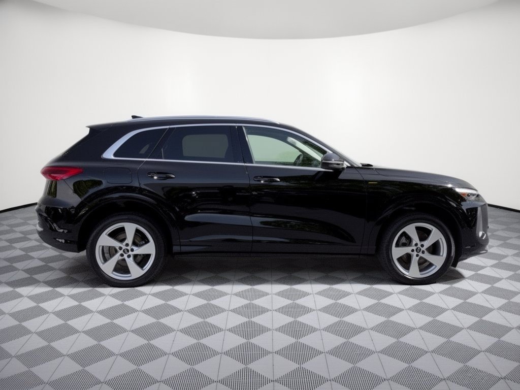 Certified 2025 Audi Q5 Premium w/ Premium Plus AWD/4WD image 8