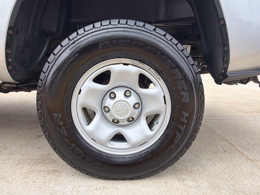 Used 2021 Toyota Tacoma SR AWD/4WD image 8