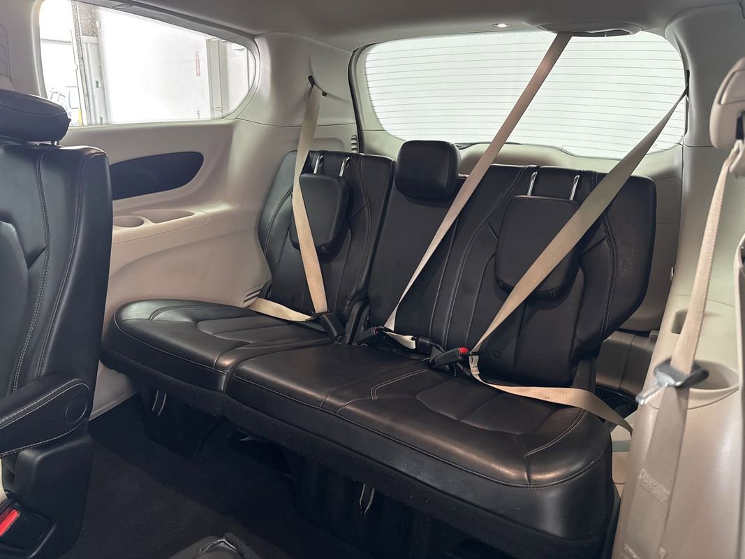 Used 2020 Chrysler Voyager Lxi image 18