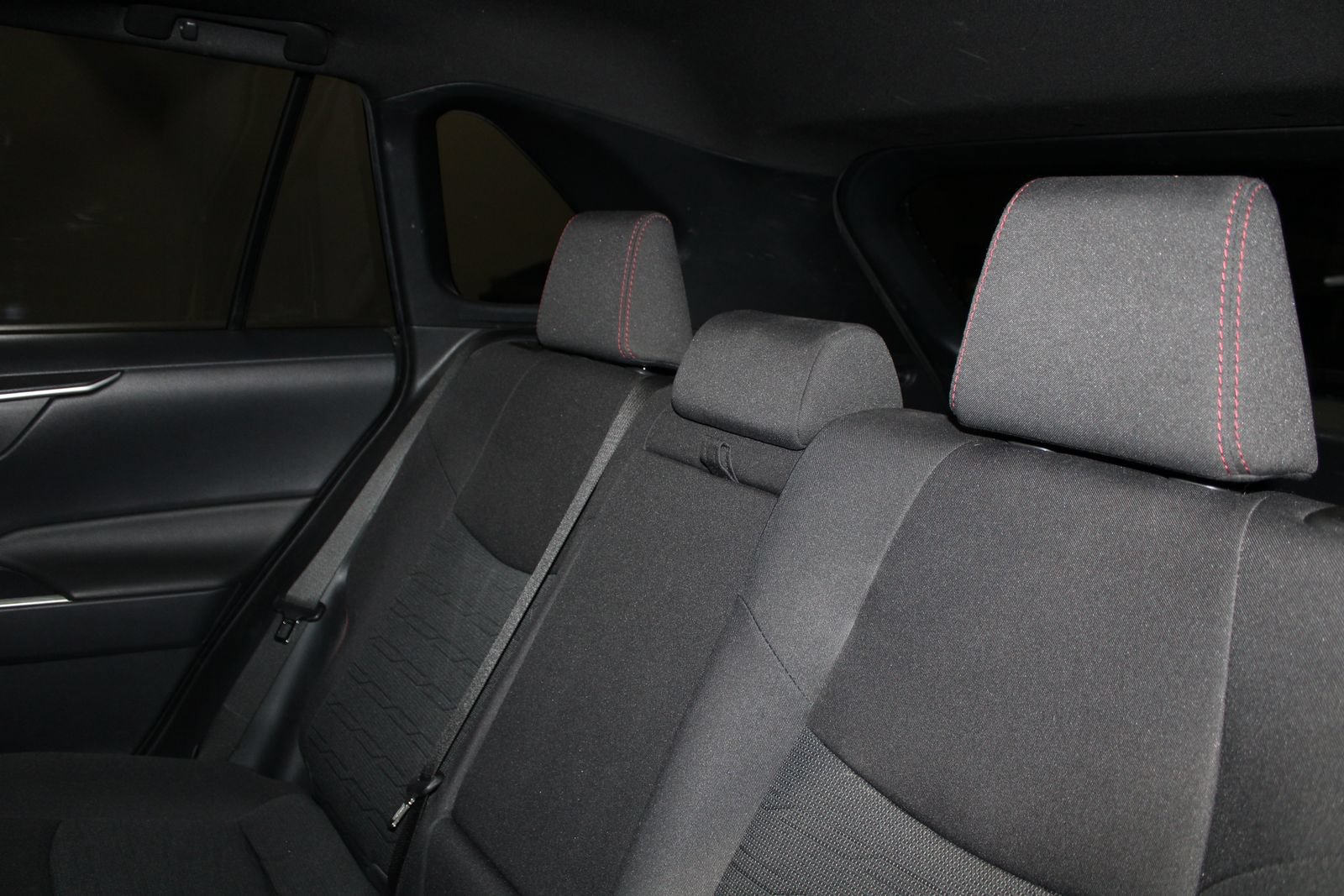 Used 2022 Toyota RAV4 SE w/ Weather & Moonroof Package AWD/4WD image 21