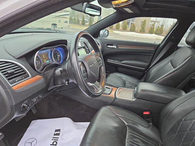 Used 2017 Chrysler 300 C Platinum image 23