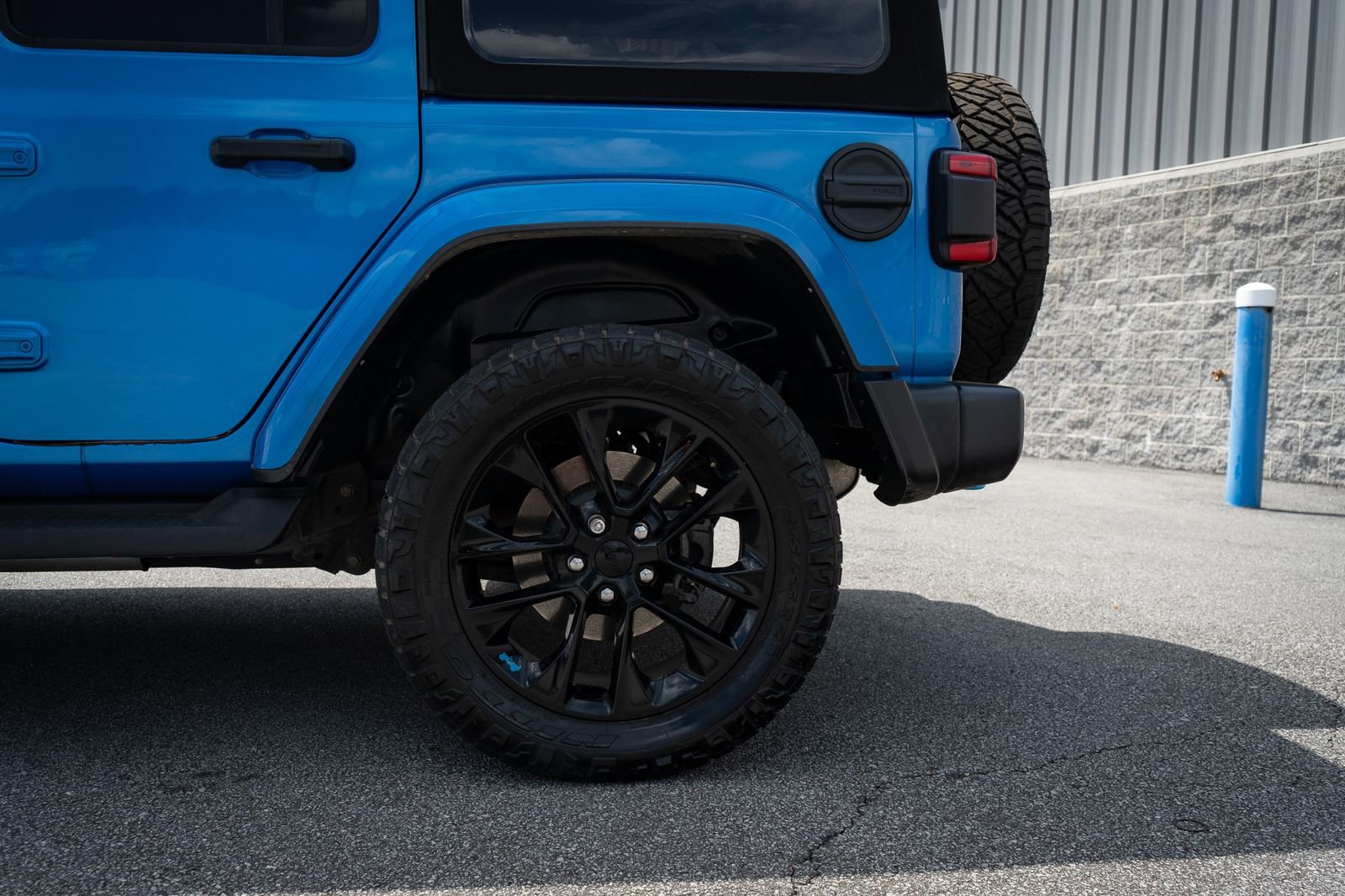 Used 2022 Jeep Wrangler Unlimited Sahara w/ Cold Weather Group AWD/4WD image 6