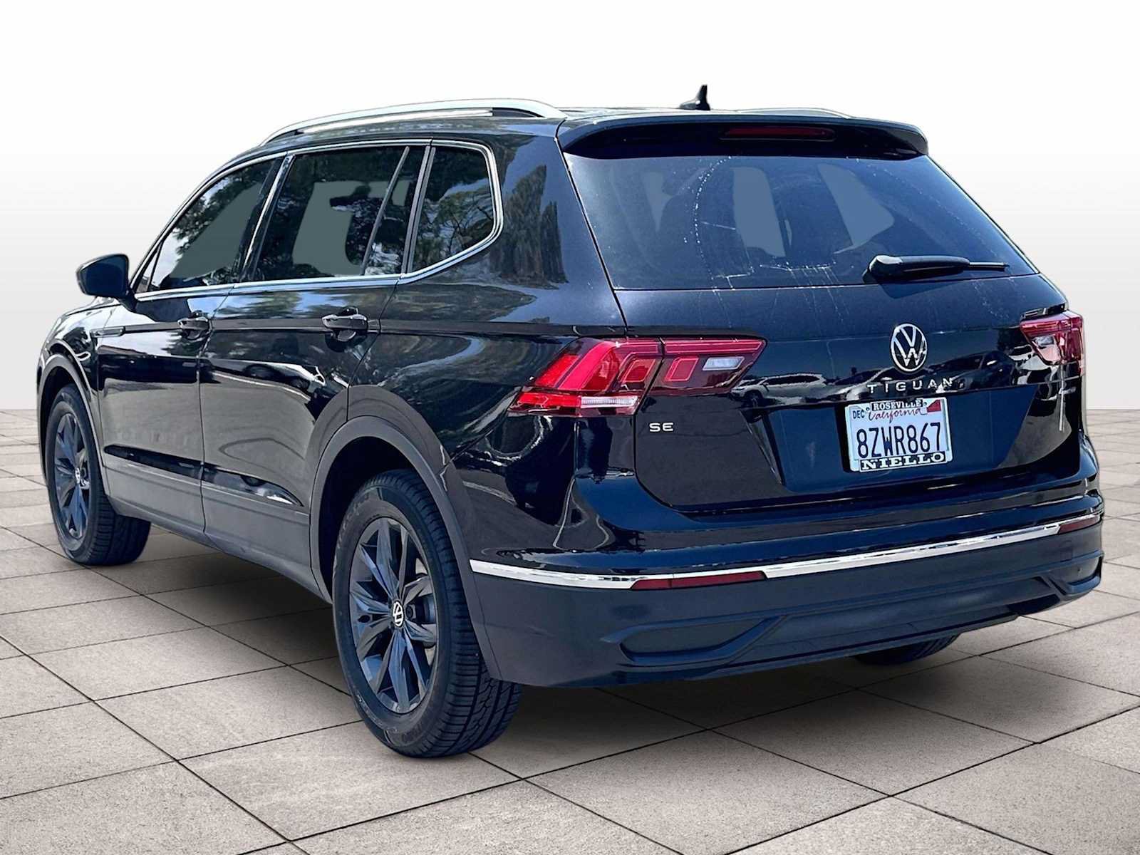 Used 2022 Volkswagen Tiguan SE AWD/4WD image 14