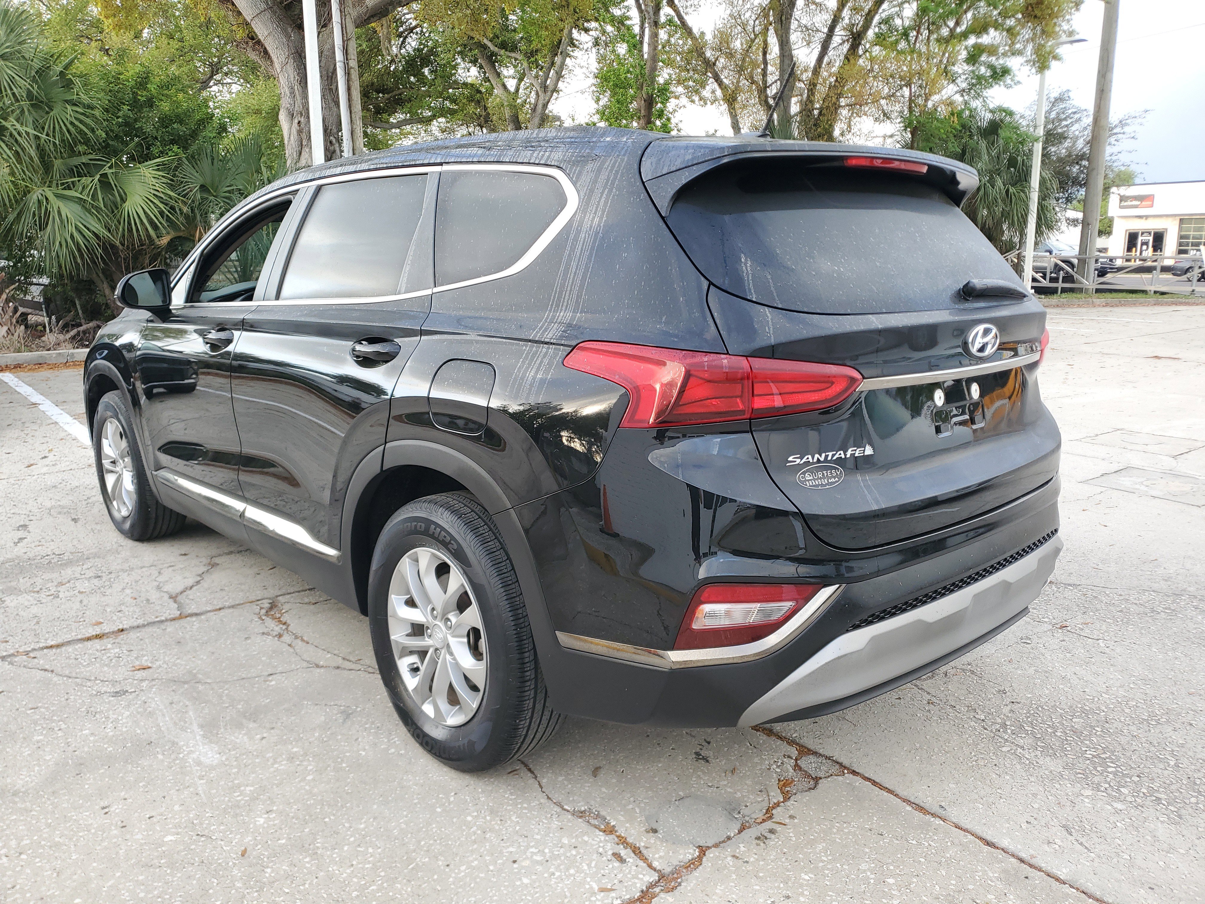Used 2019 Hyundai Santa Fe SE image 2