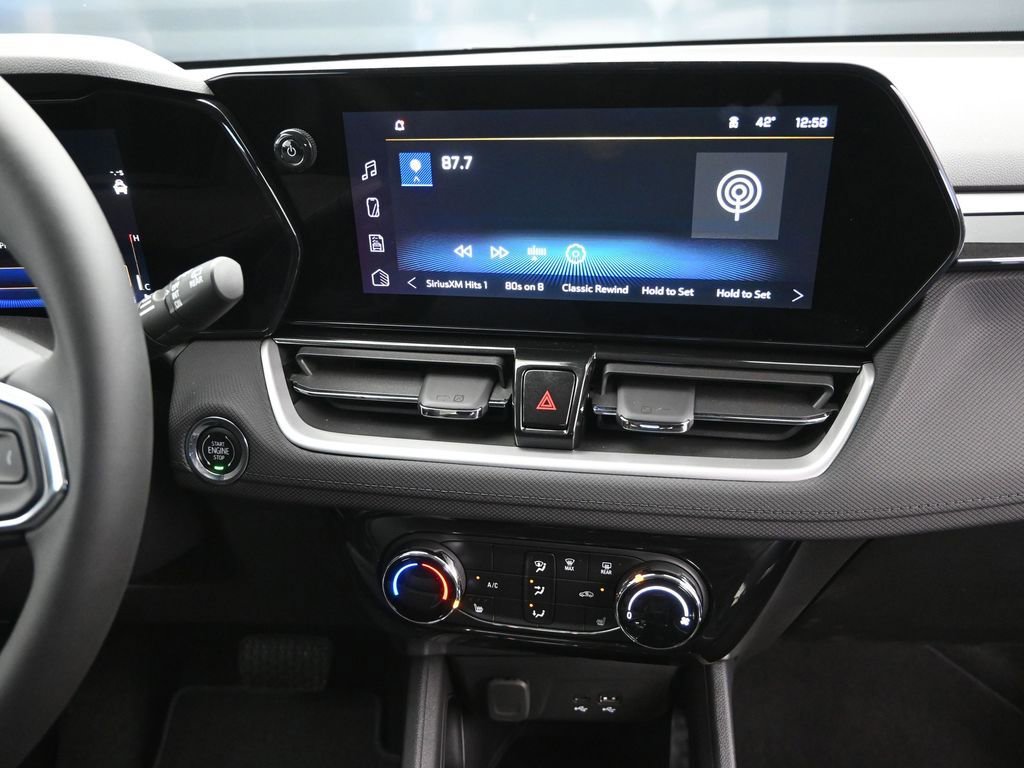 New 2026 Chevrolet TrailBlazer LT w/ LT Cold Weather Package FWD image 18