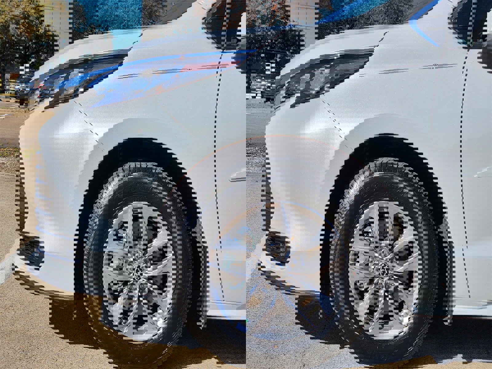 Used 2026 Toyota Sienna XLE image 6