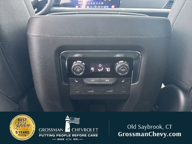 New 2026 Chevrolet Suburban Premier AWD/4WD image 19