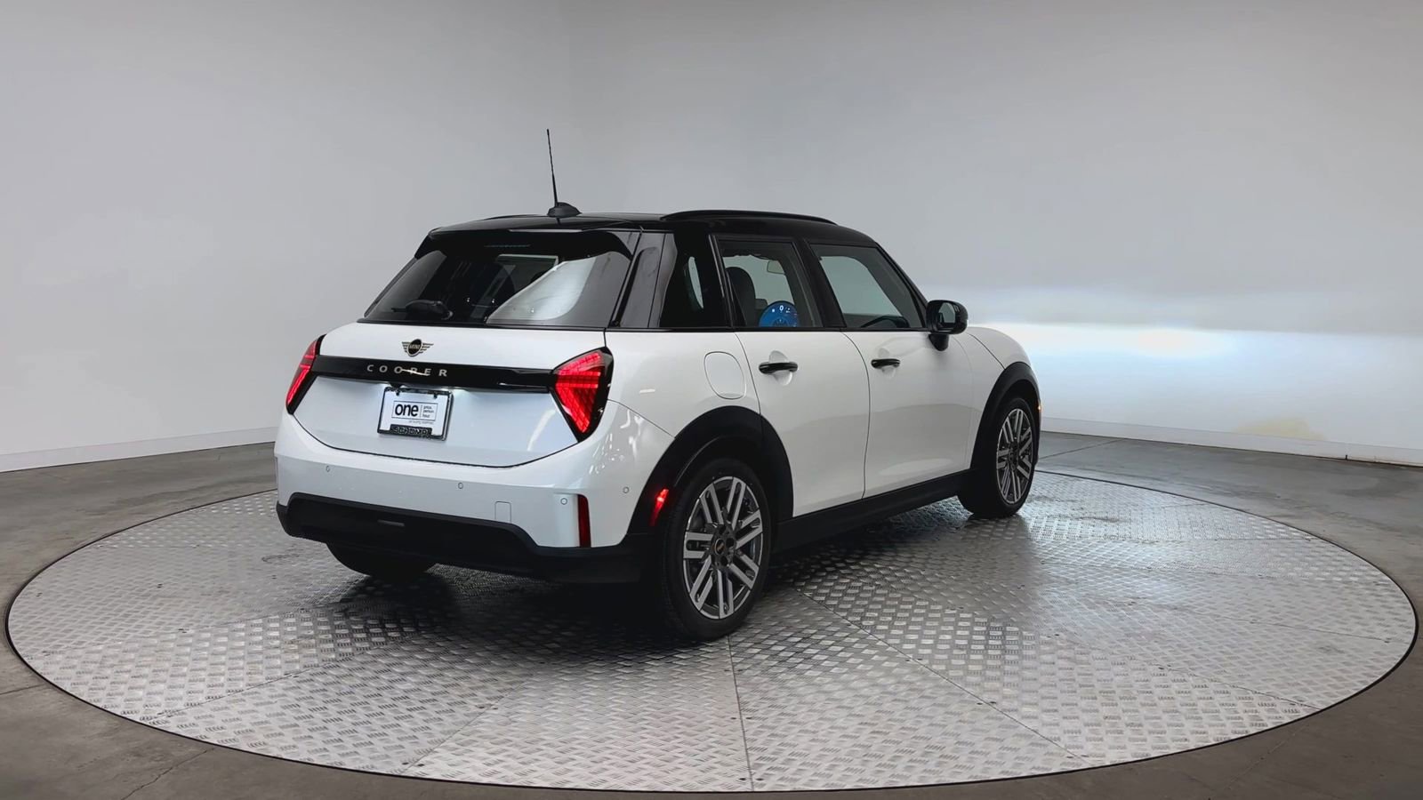 New 2026 MINI Cooper 4-Door Hardtop FWD image 8