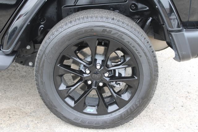 Used 2023 Jeep Wrangler Unlimited Sahara image 7