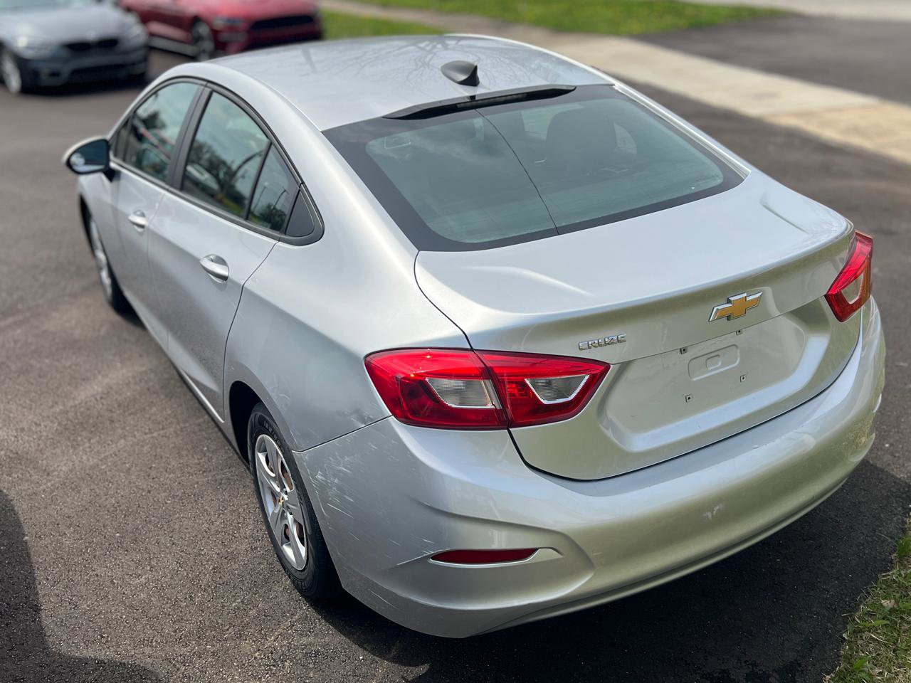 Used 2017 Chevrolet Cruze LS FWD image 13