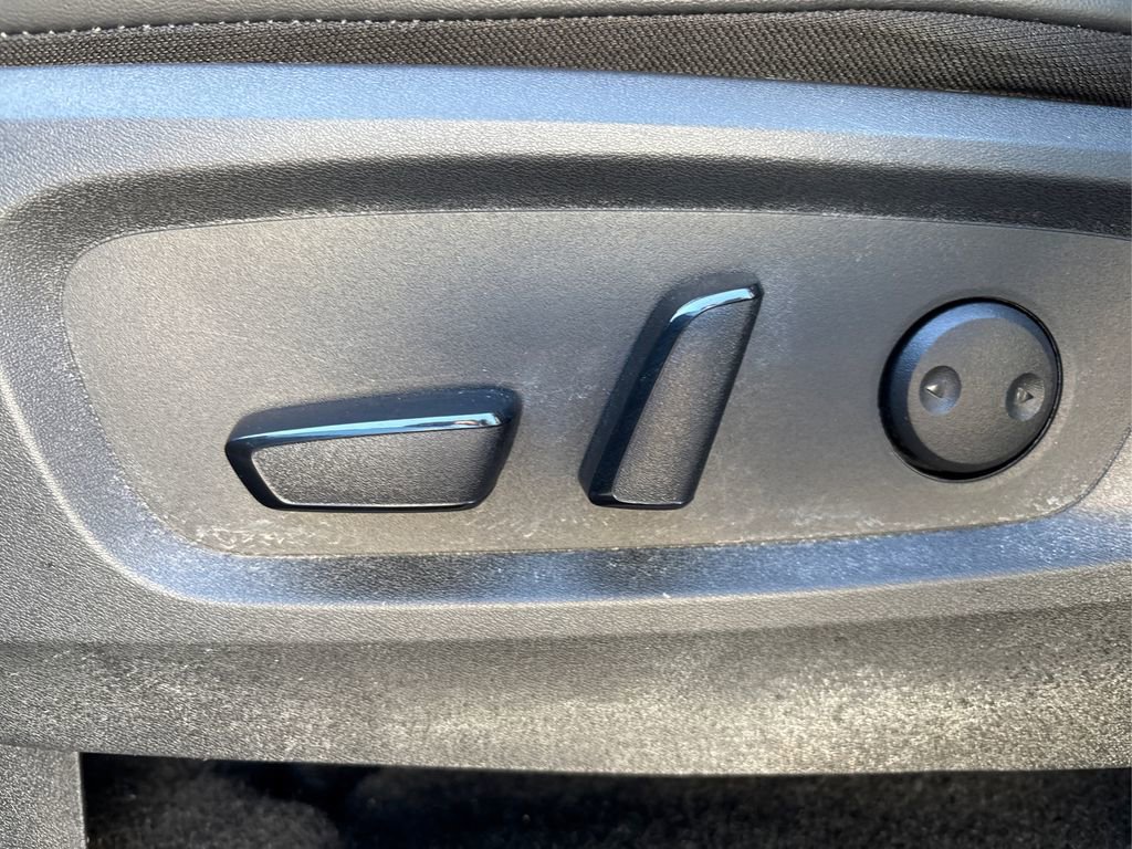 Used 2024 Nissan Pathfinder Platinum w/ Cargo Package image 41