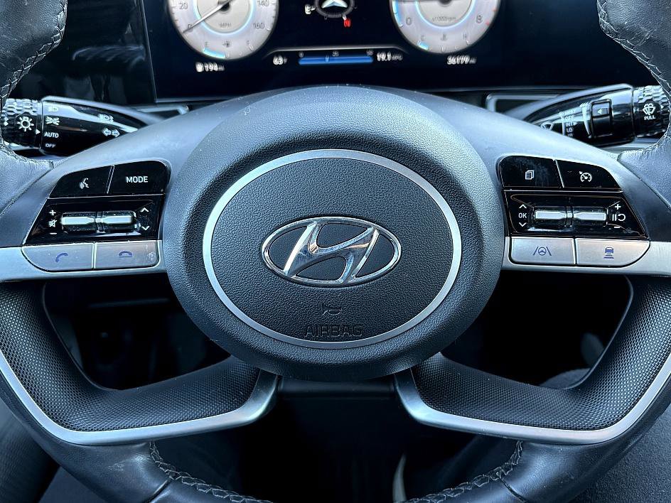 Used 2023 Hyundai Elantra Limited image 21