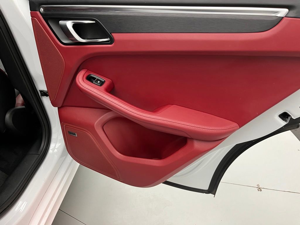 Used 2024 Porsche Macan GTS image 39