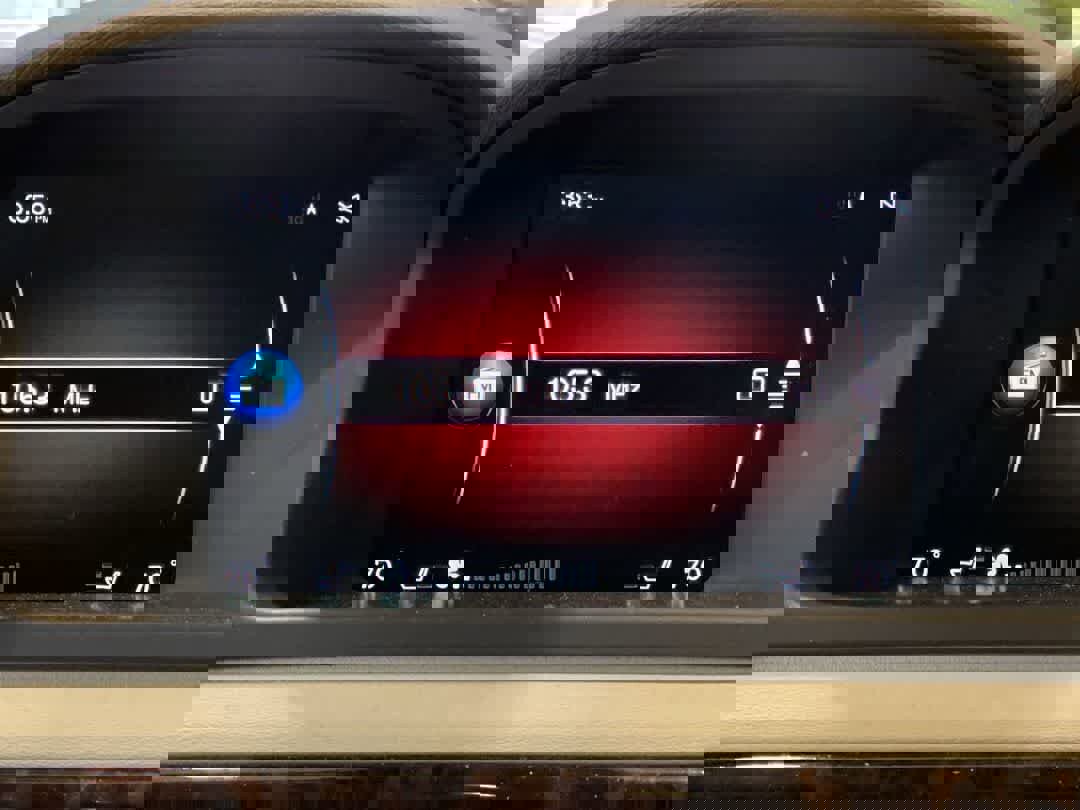 Used 2016 Volvo XC70 T5 Premier w/ Proximity Package image 19