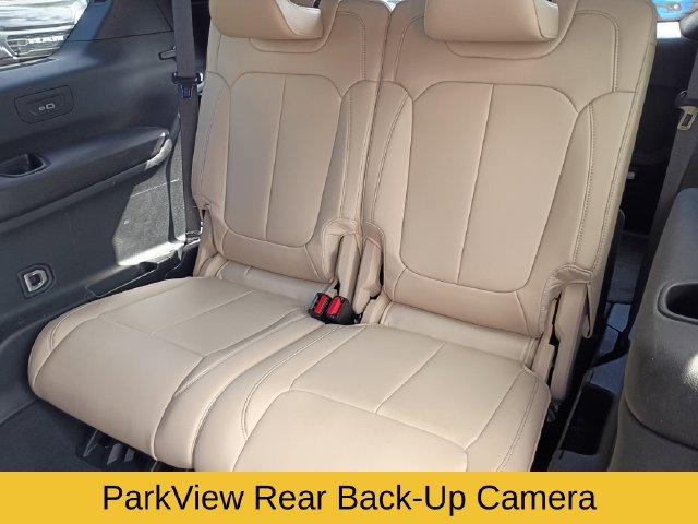Used 2023 Jeep Grand Cherokee L Limited AWD/4WD image 19