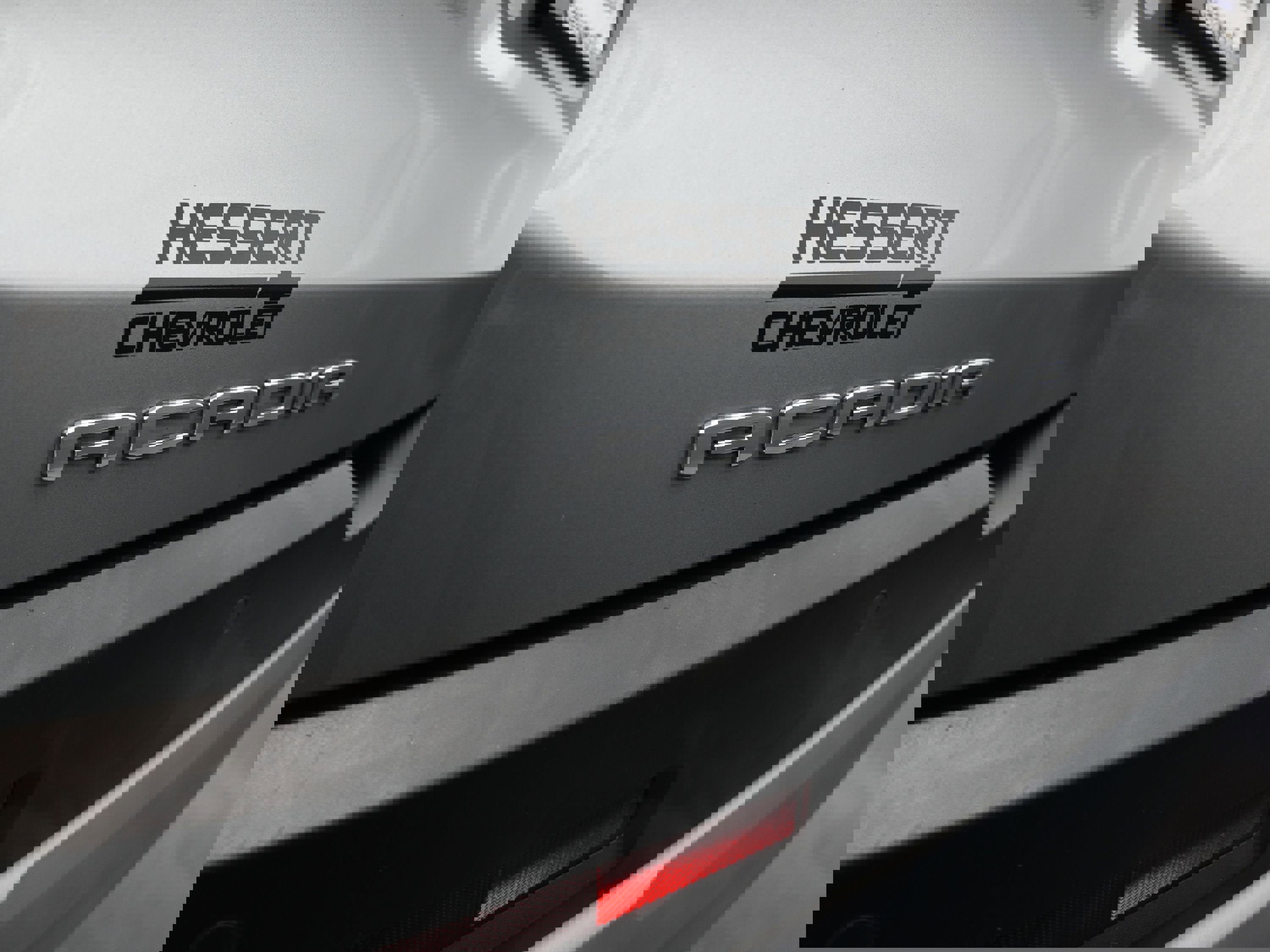 Used 2023 GMC Acadia SLT w/ Technology Package image 38