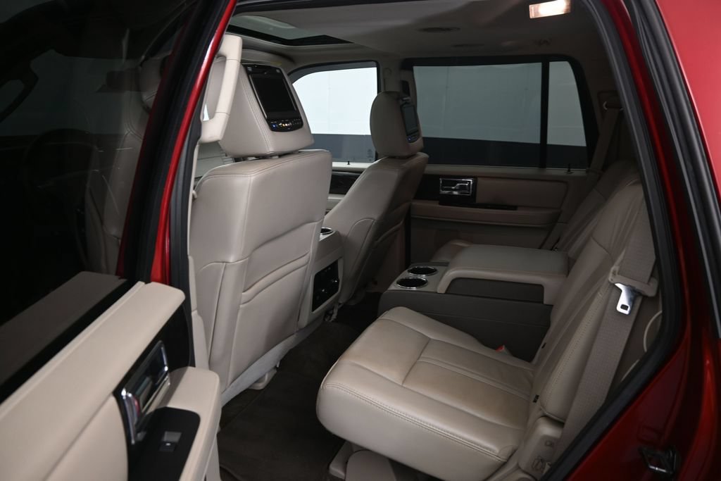 Used 2017 Lincoln Navigator Select AWD/4WD image 10