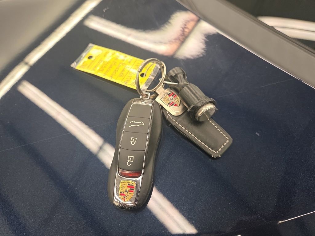 Used 2023 Porsche Macan image 30