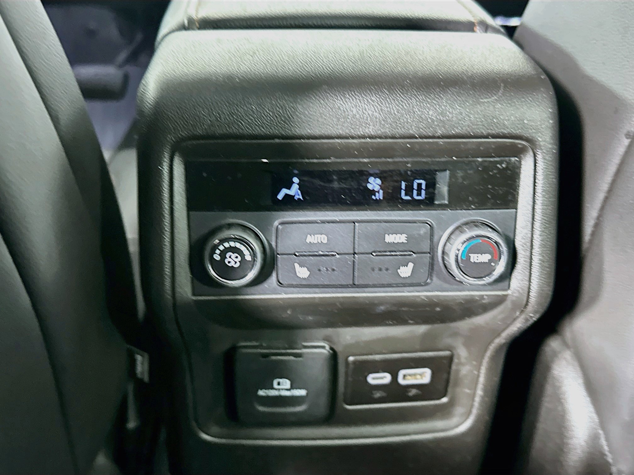 Used 2023 GMC Acadia AT4 w/ Technology Package AWD/4WD image 27