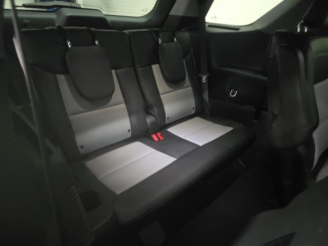 Used 2023 Ford Explorer XLT w/ Equipment Group 202A image 8