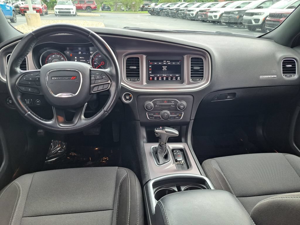 Used 2020 Dodge Charger SXT RWD image 12