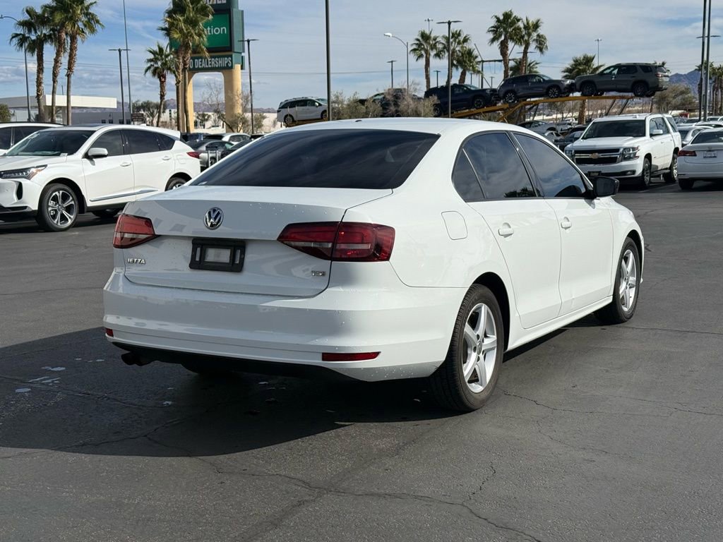 Used 2016 Volkswagen Jetta S image 2