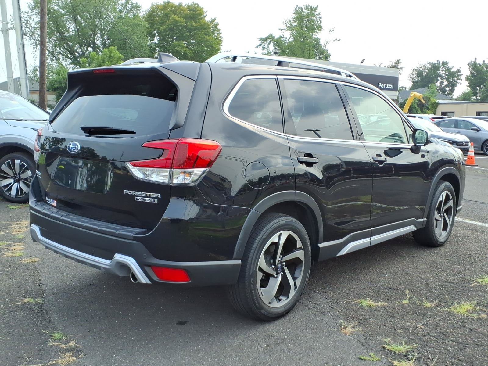 Used 2023 Subaru Forester Limited AWD/4WD image 3