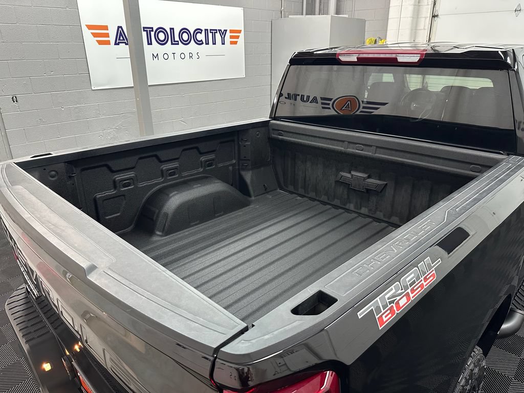 Used 2025 Chevrolet Silverado 1500 Custom Trail Boss AWD/4WD image 11