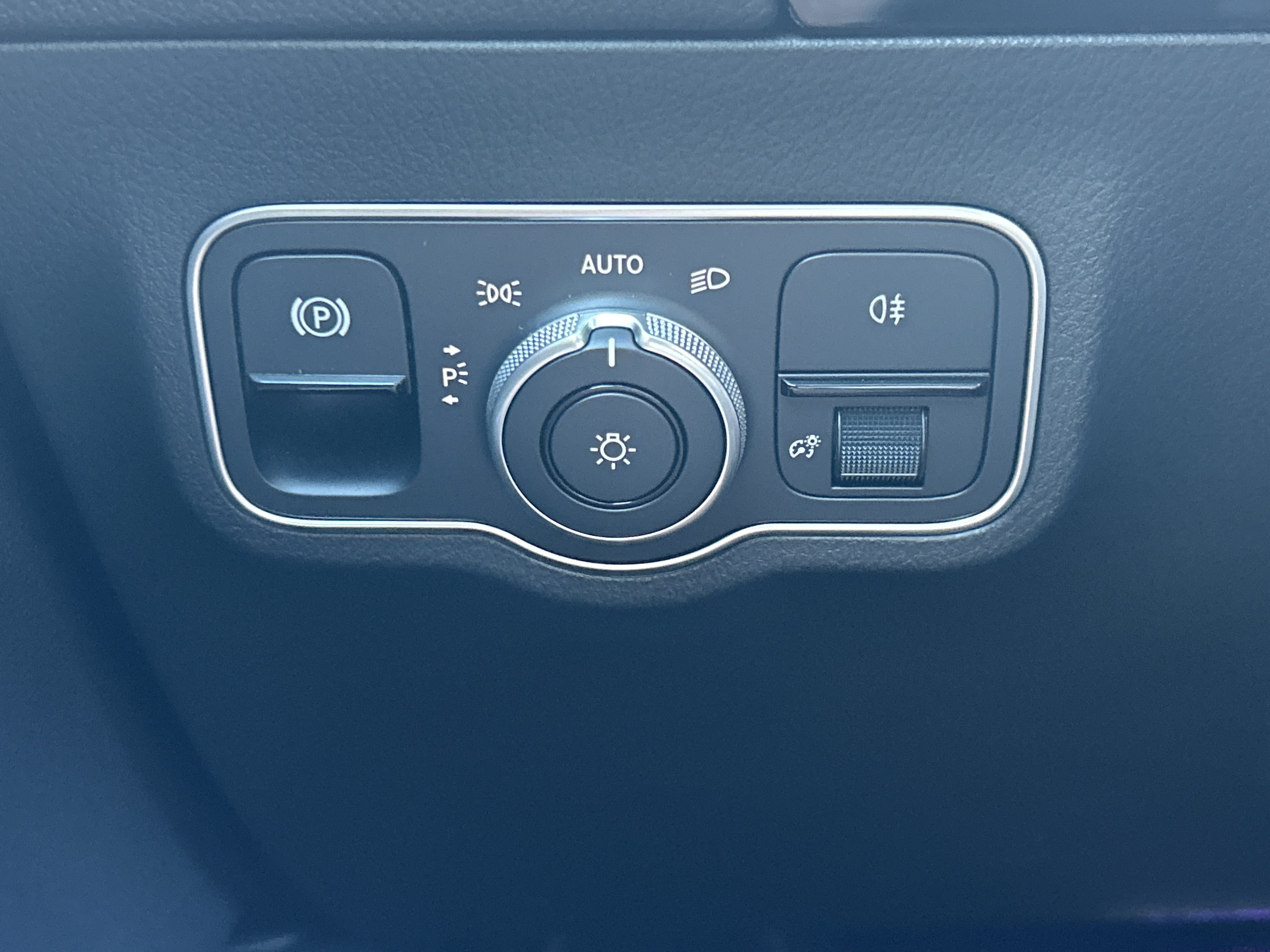 Certified 2025 Mercedes-Benz GLA 250 image 23