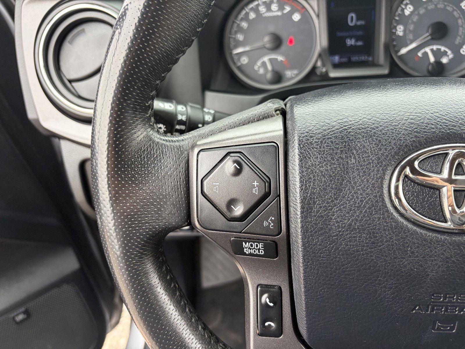 Used 2017 Toyota Tacoma TRD Sport image 25