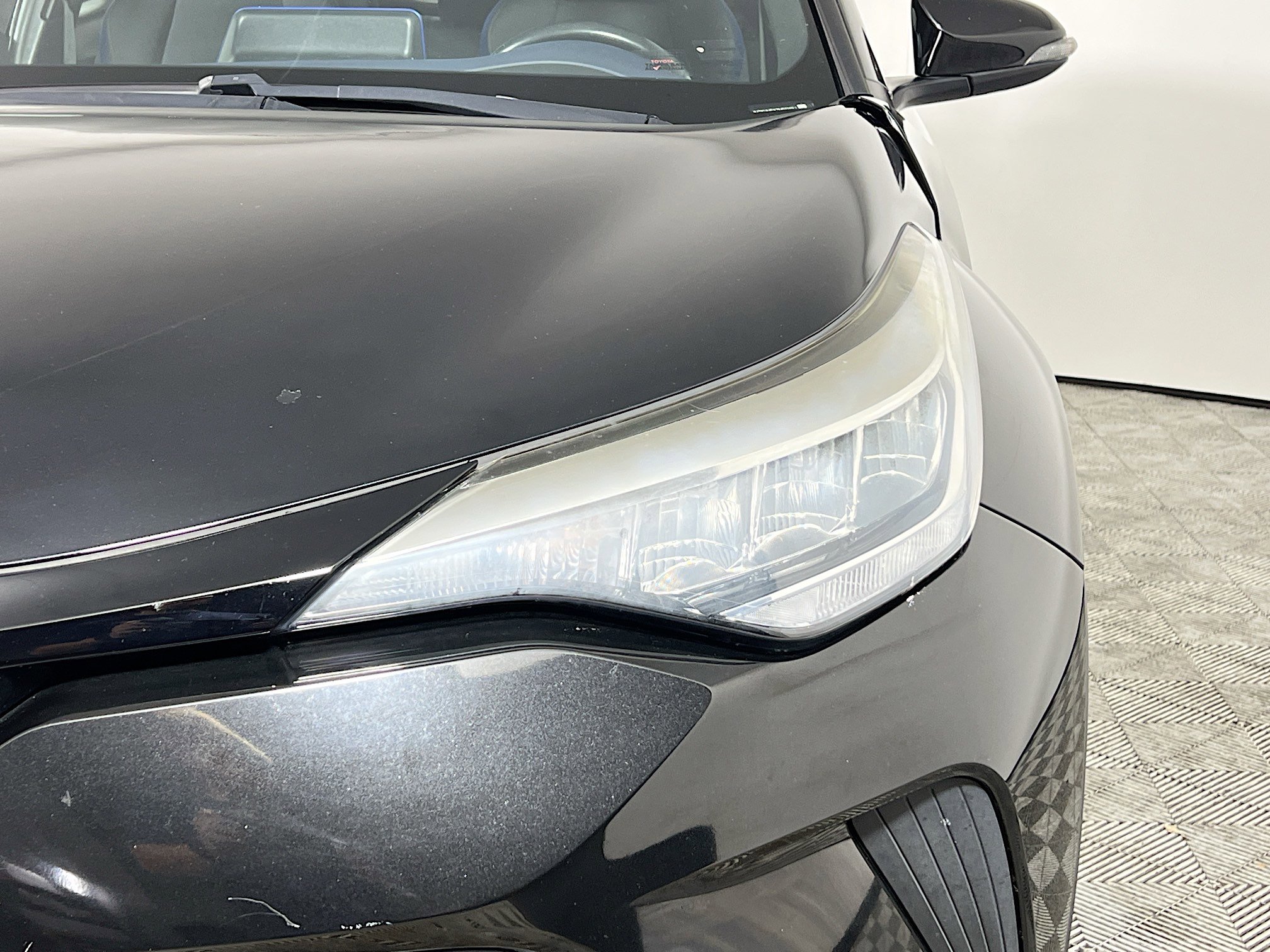 Used 2021 Toyota C-HR XLE image 12