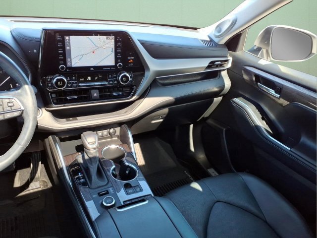 Used 2020 Toyota Highlander Limited AWD/4WD image 20