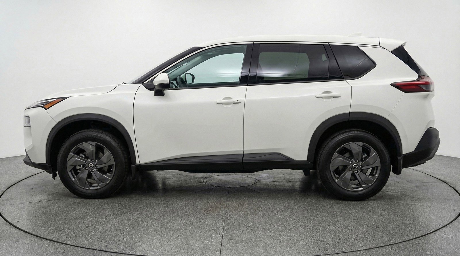 Used 2025 Nissan Rogue SV FWD image 5