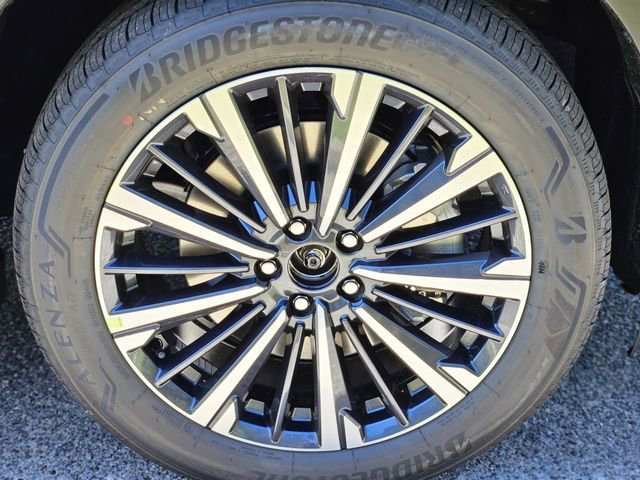 New 2026 Nissan Pathfinder Platinum w/ Cargo Package FWD image 10