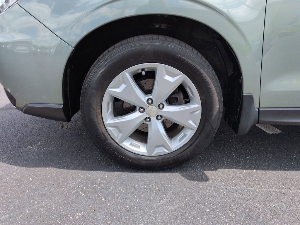Used 2015 Subaru Forester 2.5i Premium w/ All-Weather Package AWD/4WD image 27