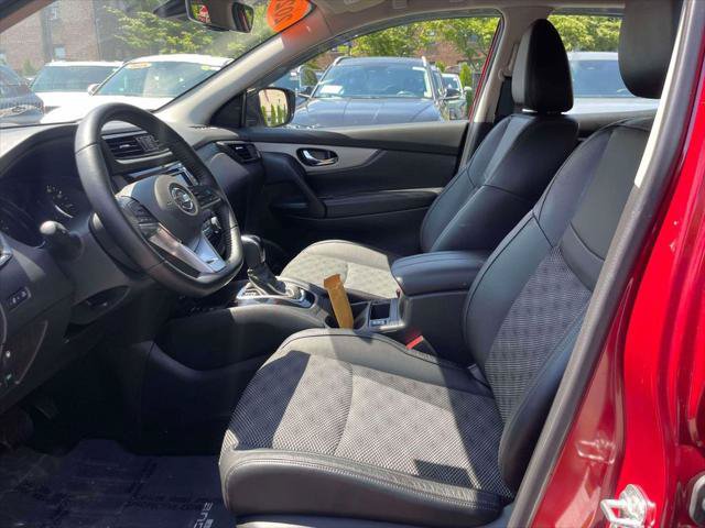 Used 2020 Nissan Rogue Sport SV w/ Technology Package AWD/4WD image 14