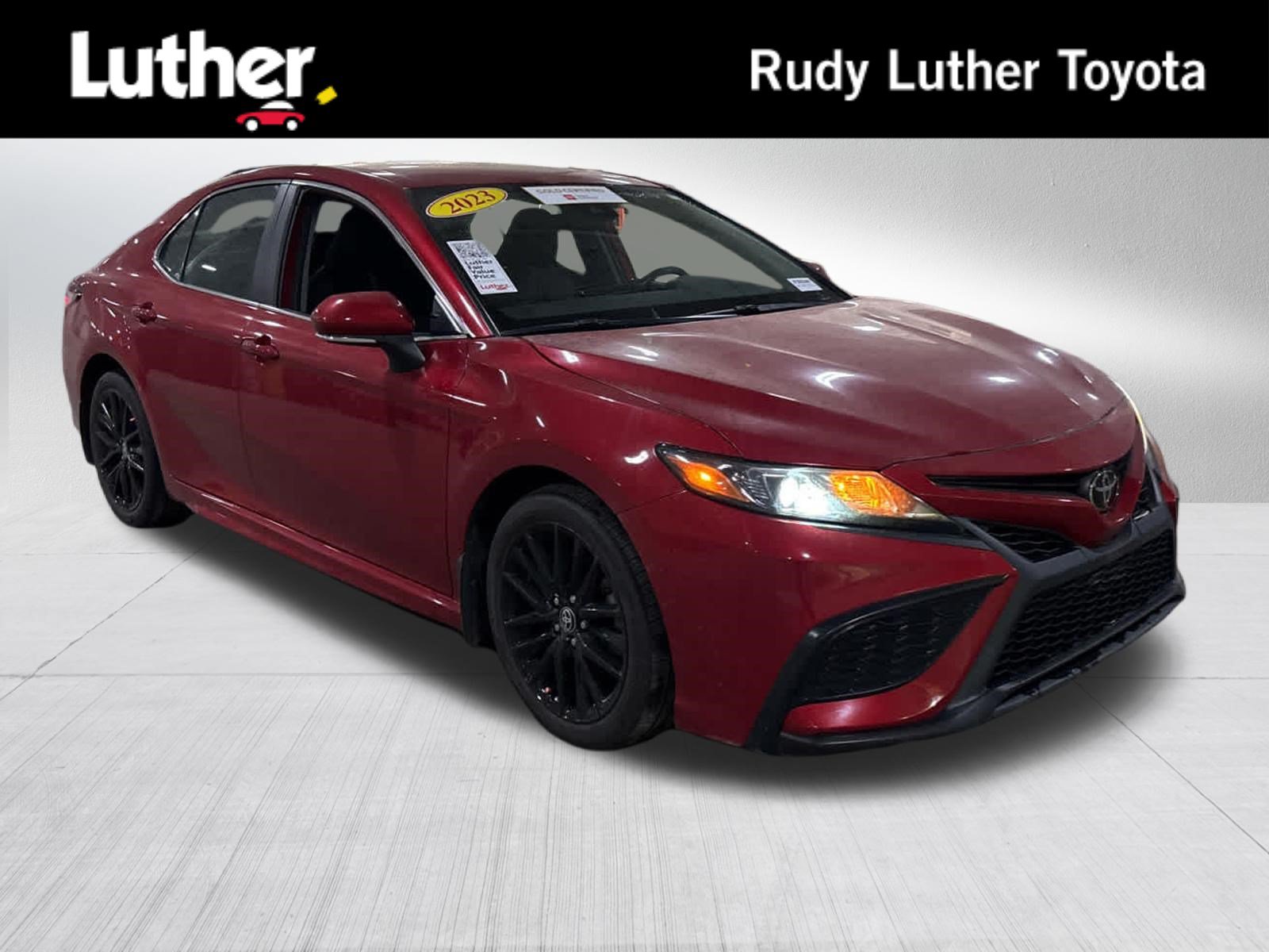 Used 2023 Toyota Camry SE AWD/4WD image 1