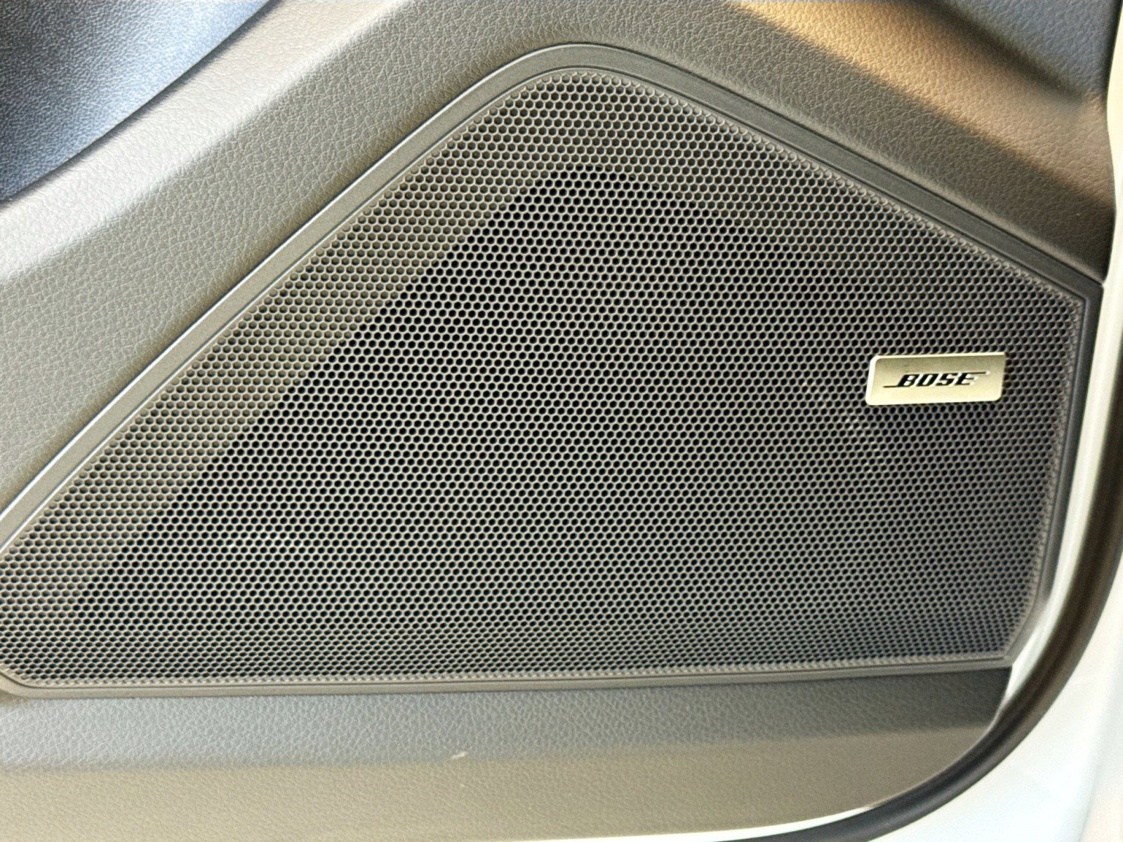 Certified 2025 Porsche Cayenne Coupe AWD/4WD image 12