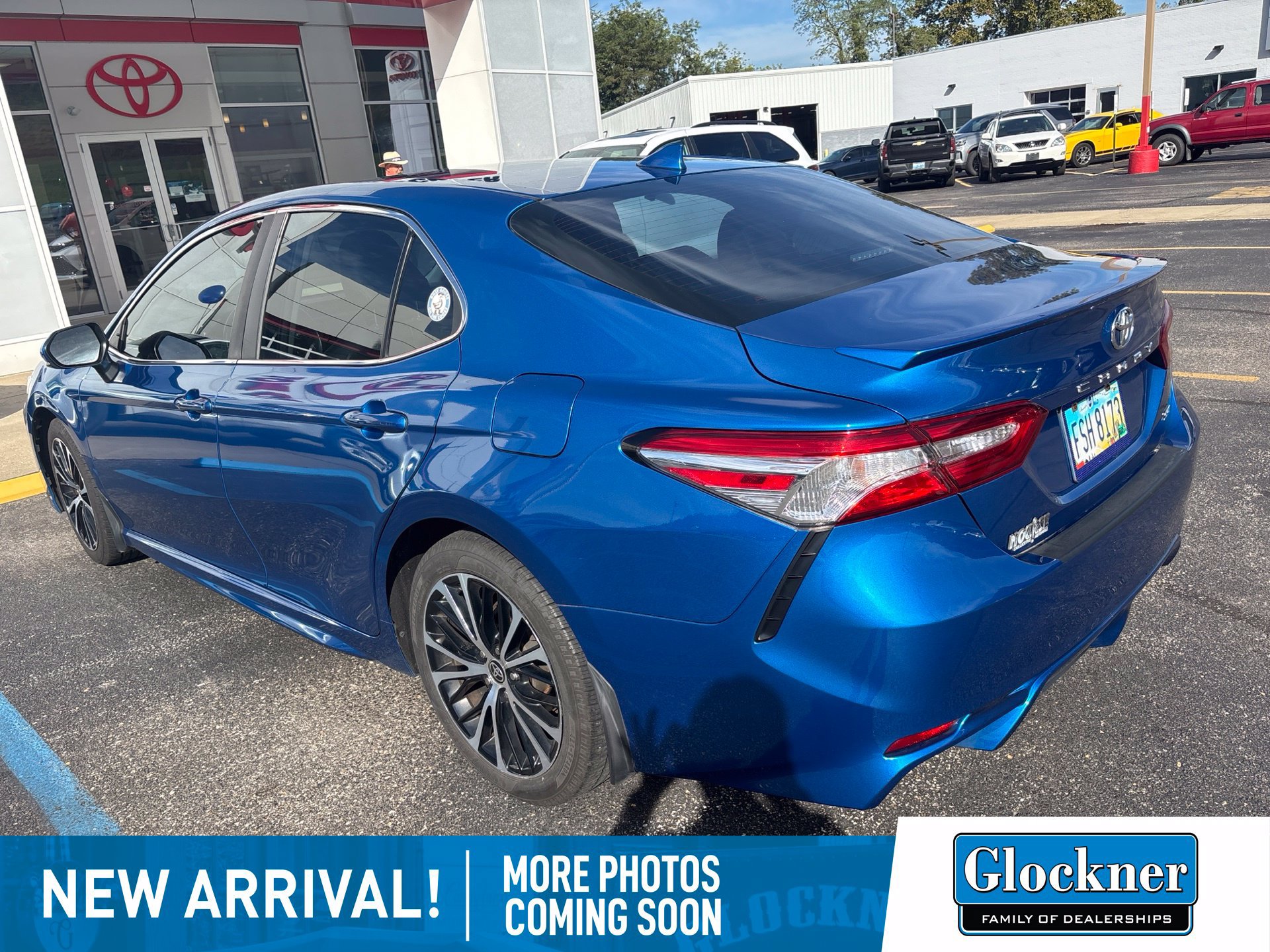 Used 2020 Toyota Camry SE FWD image 5