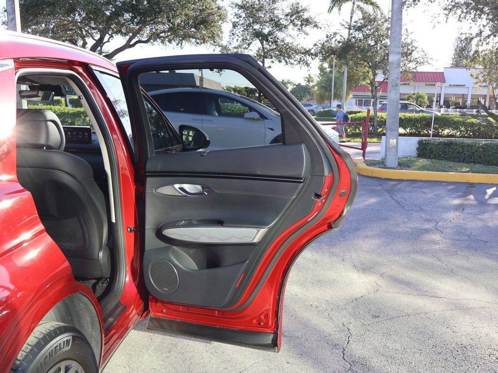 Used 2023 Genesis GV70 2.5T w/ Advanced Package image 30