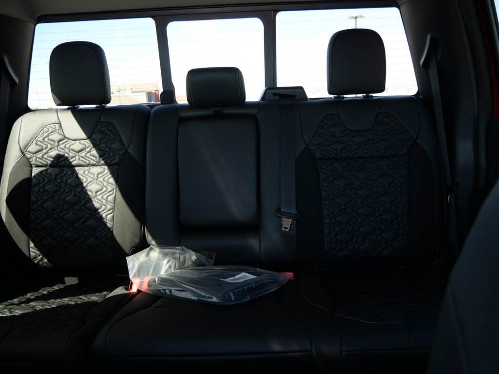 New 2026 Ford F250 Lariat w/ Black Appearance Package image 19