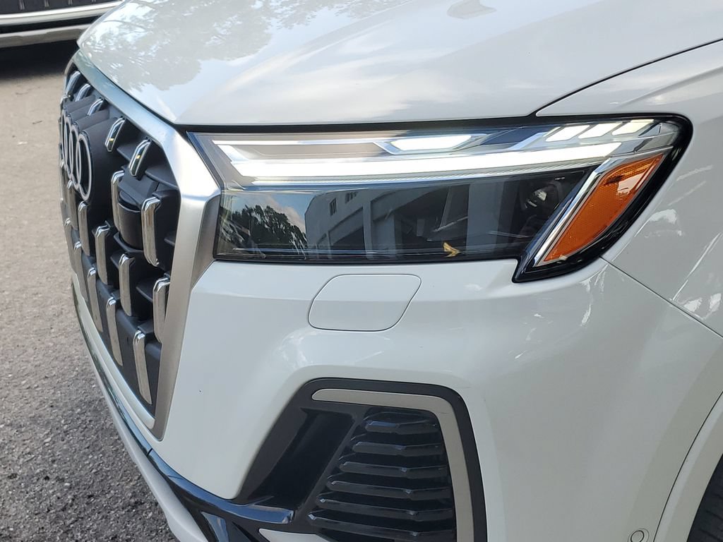Certified 2025 Audi Q7 3.0T Premium Plus AWD/4WD image 12