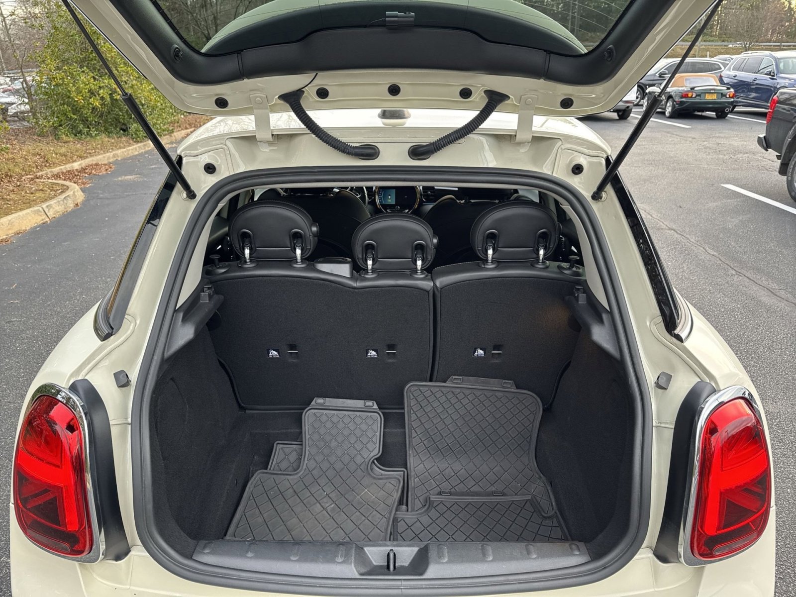 Used 2022 MINI Cooper S image 26