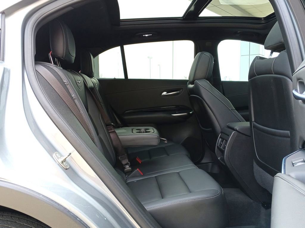 Certified 2024 Cadillac XT4 Luxury w/ Cold Weather Package image 28