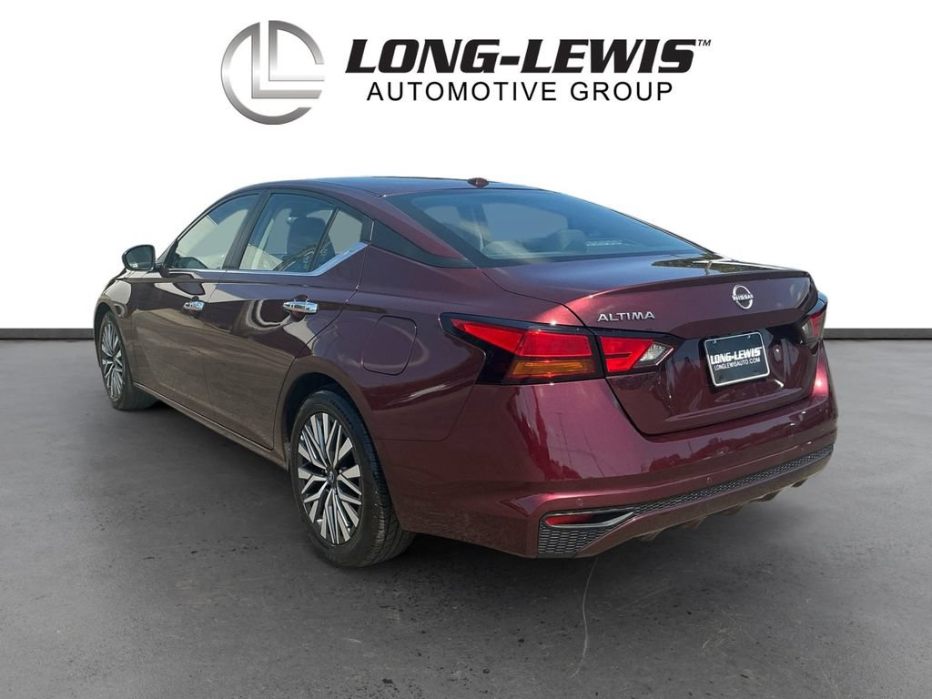 Used 2025 Nissan Altima 2.5 SV FWD image 4