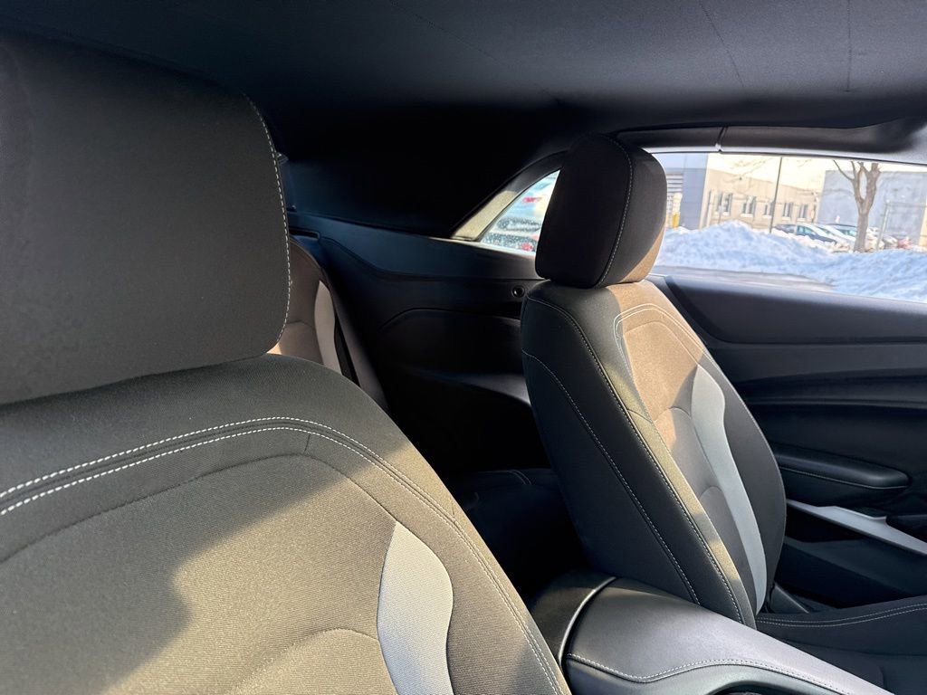 Used 2023 Chevrolet Camaro LT w/ Technology Package image 7