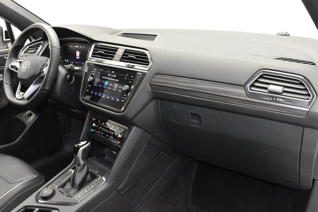 Used 2024 Volkswagen Tiguan SEL R-Line AWD/4WD image 30