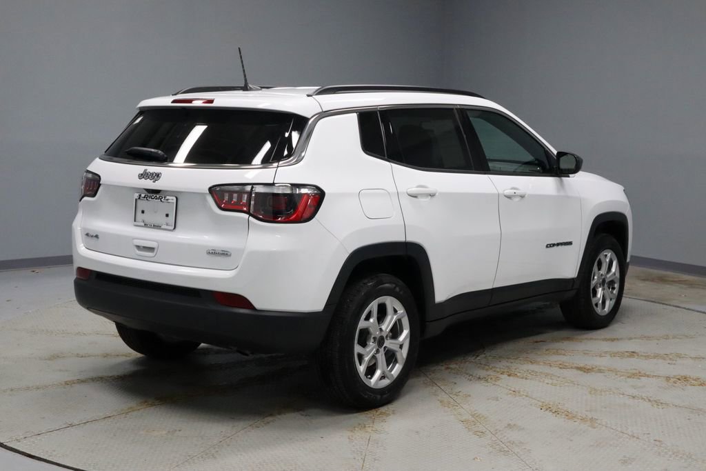 Used 2025 Jeep Compass Latitude image 10